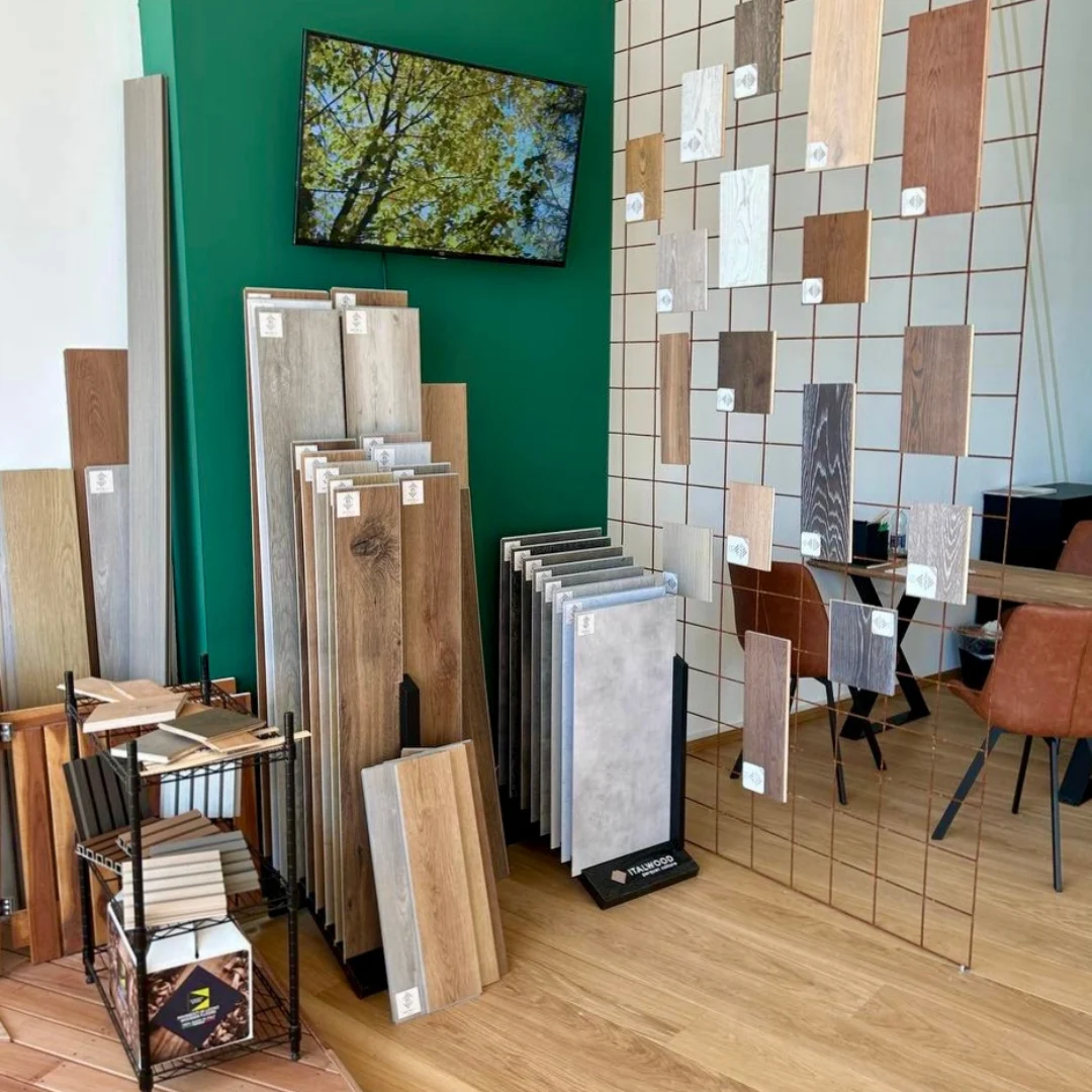 Pavimenti SPC esposti nello Showroom Parquet Bologna